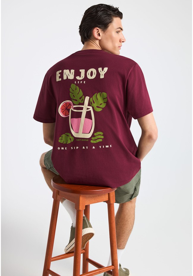 Ανδρικό relaxed t-shirt με τύπωμα στην πλάτη