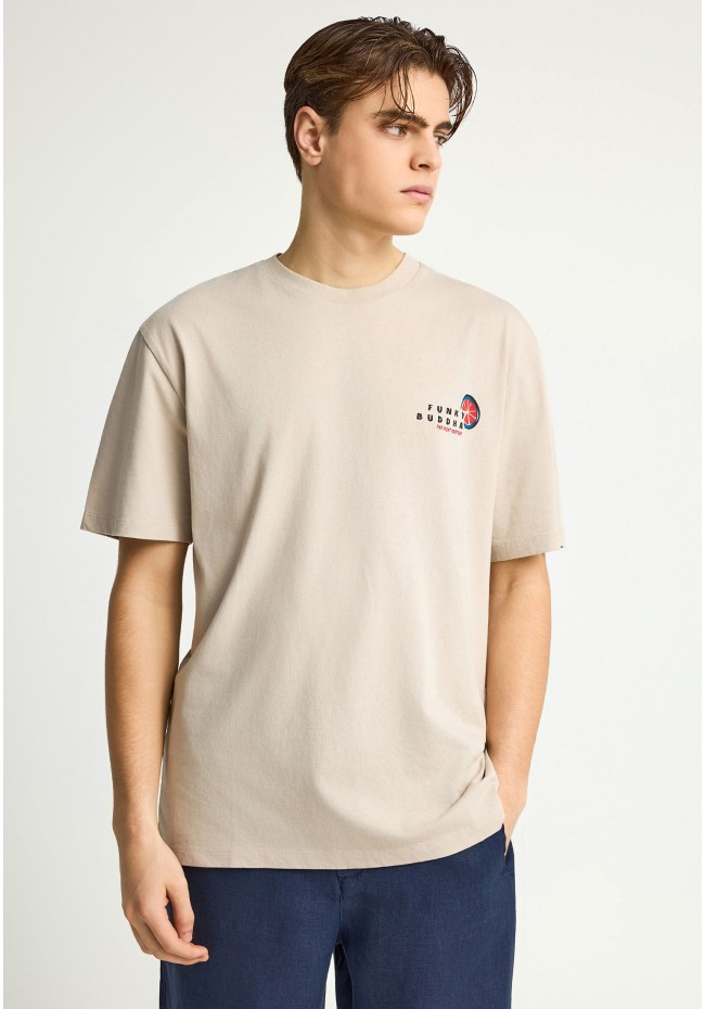 Ανδρικό relaxed t-shirt με τύπωμα στην πλάτη