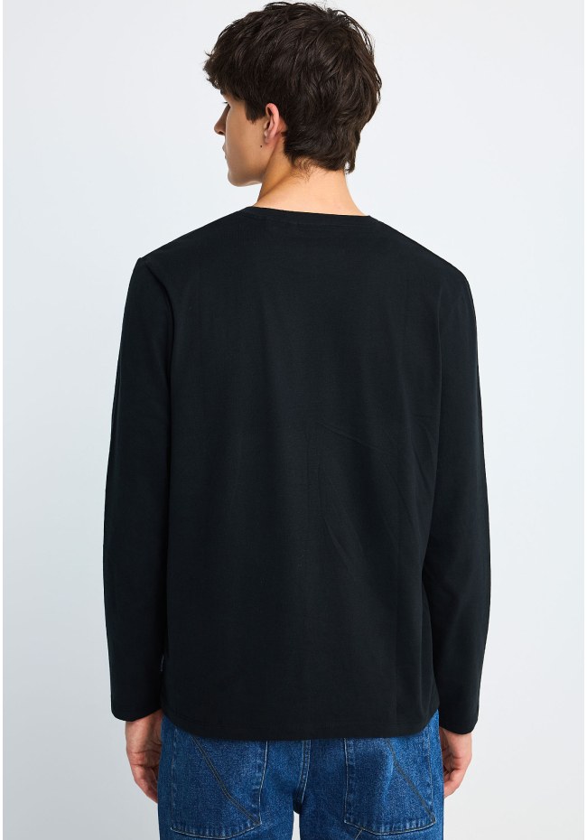 Men's longsleeve t-shirt