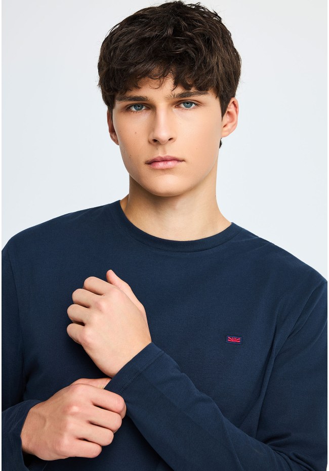 Men's longsleeve t-shirt