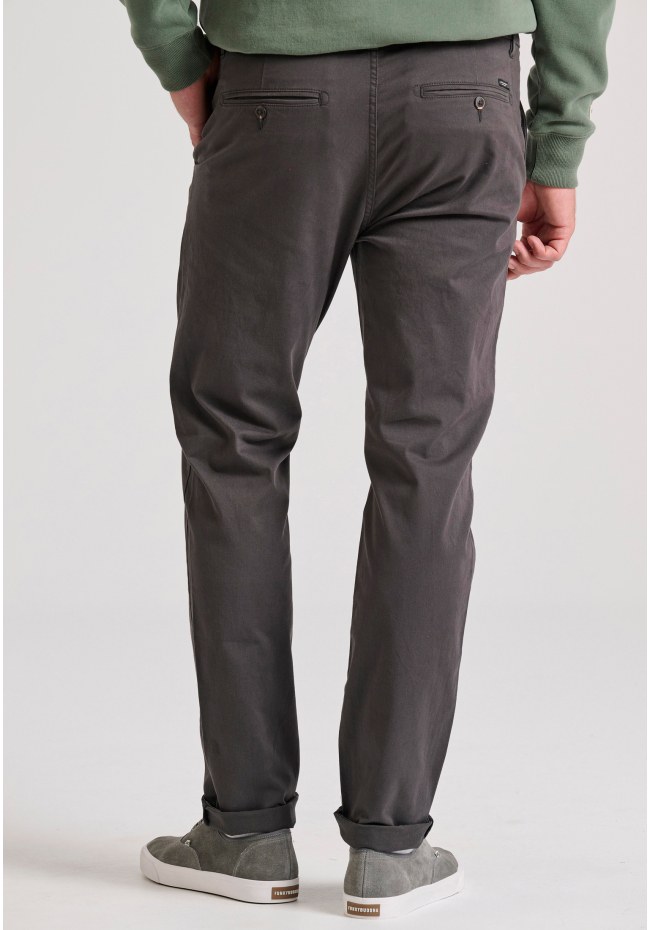Men's chino pants - The essentials