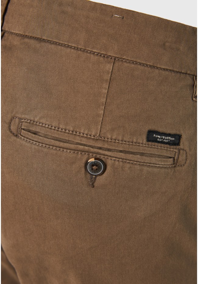Men's chino pants - The essentials