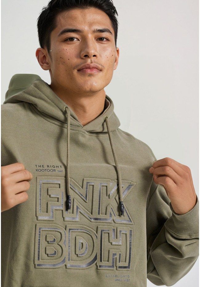 Relaxed fit overhead hoodie with embossed print on the chest