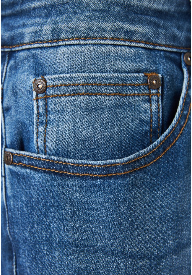 Slim tapered fit jeans