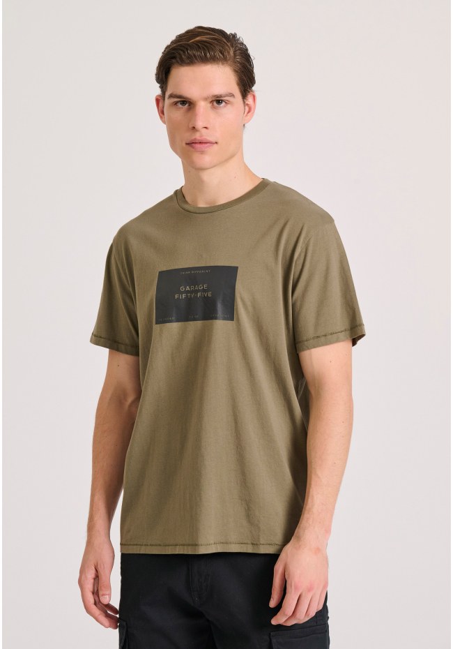 T-shirt με τύπωμα στο στήθος Garage 55