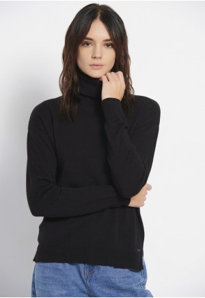 Essential turtle neck sweater