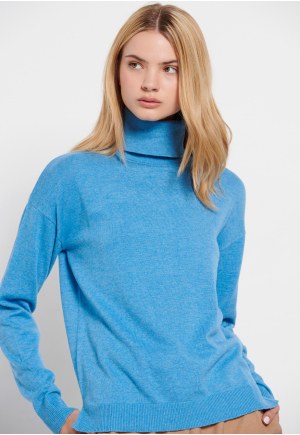 Essential turtle neck sweater