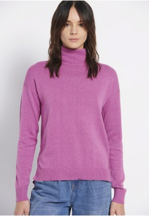Essential turtle neck sweater