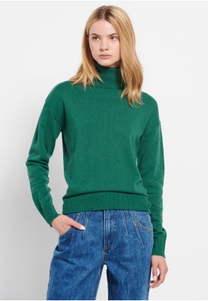 Essential turtle neck sweater