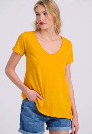 Women's V-neck plain t-shirt - The essentials