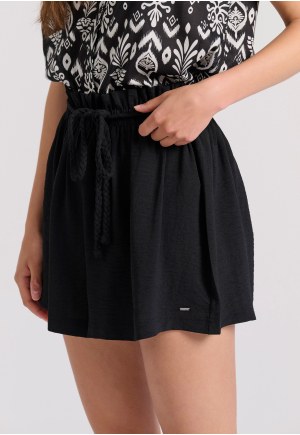 Loose fit σορτς με κορδόνι και βολάν στη μέση