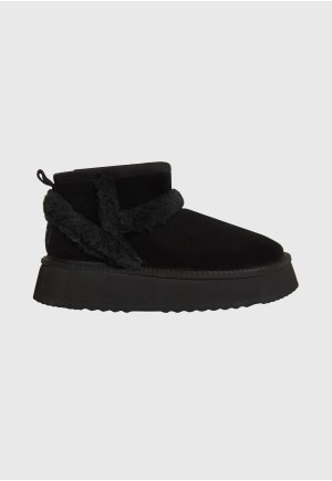 Women's suede boots