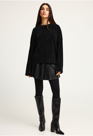 Women's knitted sweater with ribbed finish