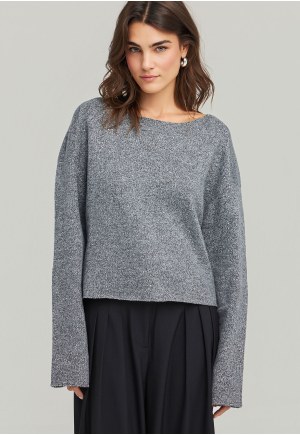 Crew-neck knitwear with metalic fiber