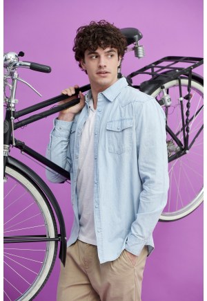 Denim shirt with front pockets