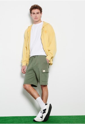 Jogger shorts with cargo pockets