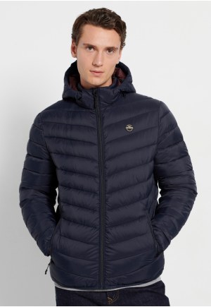 Traveller jacket with detachable hood