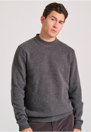 Ανδρικό πουλόβερ με στρογγυλή λαιμόκοψη