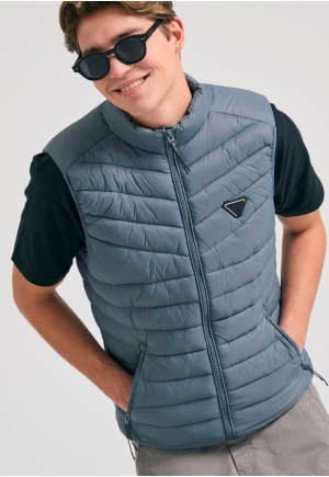 Ανδρικό αμάνικο καπιτονέ μπουφάν