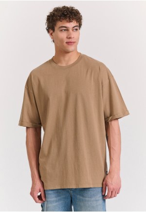 Oversized t-shirt με δίπλωμα στο μανίκι