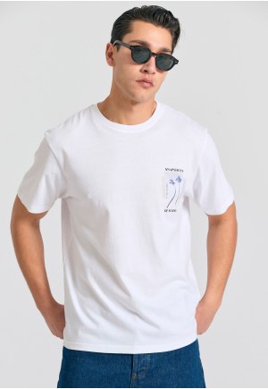 T-shirt with photographic print on the back