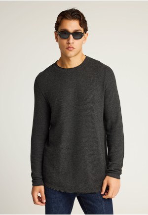 Ανδρική μονόχρωμη πλεκτή μπλούζα με λαιμόκοψη