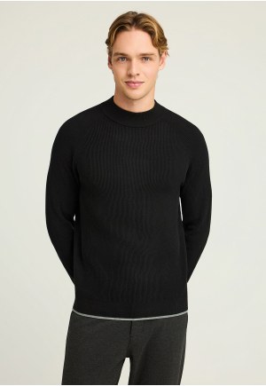 Men's knitted cotton mock neck sweater
