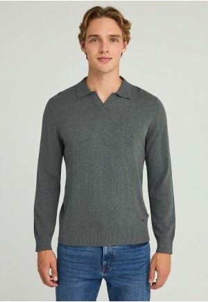 Men's knitted polo sweater