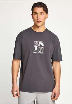 Men's oversized t-shirt with print on the back