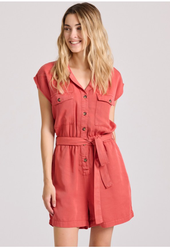 Ολόσωμη φόρμα σορτς με ζώνη από lyocell