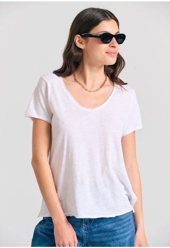 Γυναικείο V-neck t-shirt με raw edges - The essentials