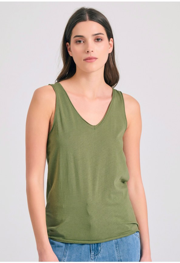 Women's tank top with raw cuts hem