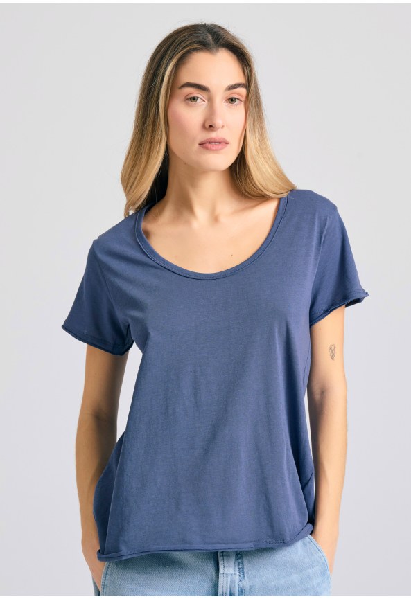 Γυναικείο t-shirt με στρογγυλή λαιμόκοψη - The essentials