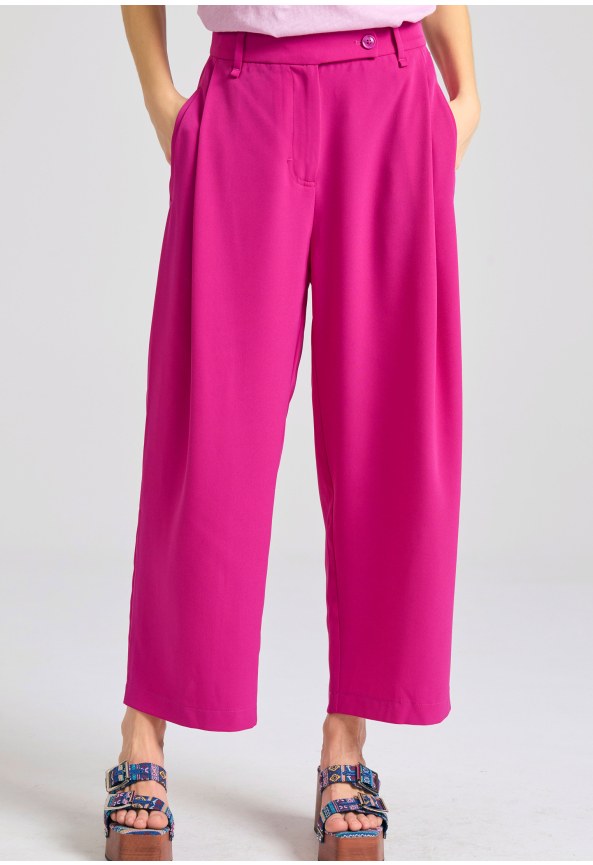 Loose fit παντελόνι με πιέτες στη μέση