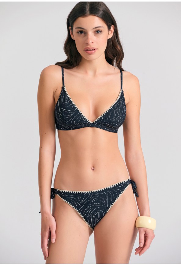 Μπικίνι τοπ με all over τύπωμα και διακοσμητική ραφή