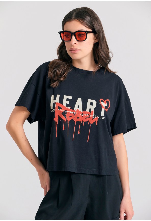 Loose fit γυναικείο t-shirt με text artwork τύπωμα