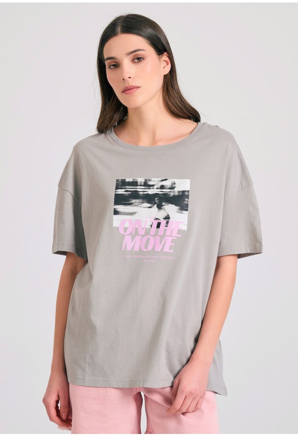Loose fit γυναικείο t-shirt με φωτογραφικό τύπωμα
