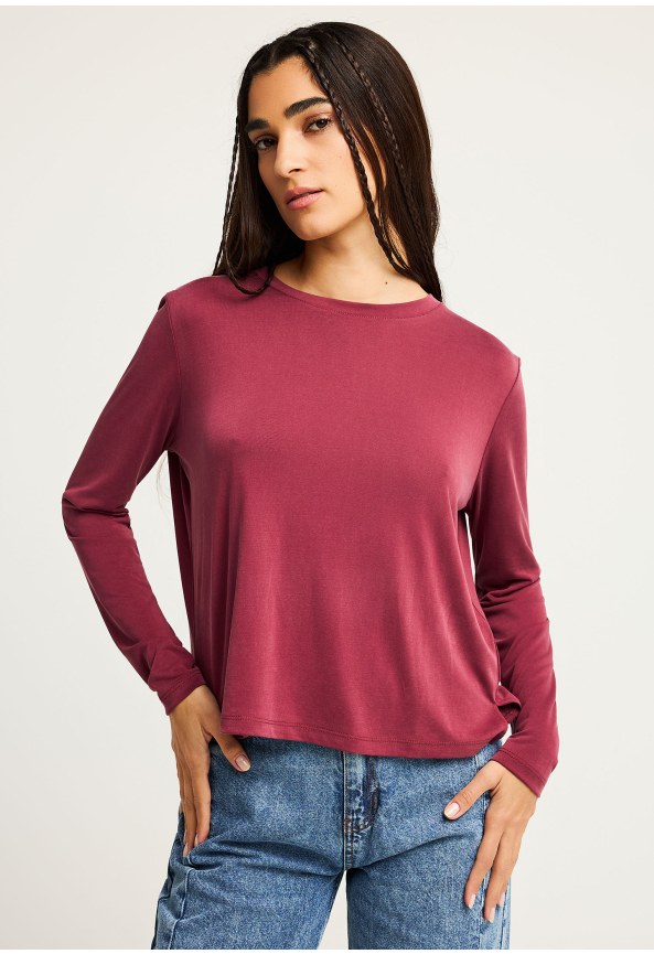 Crew neck long sleeve t-shirt