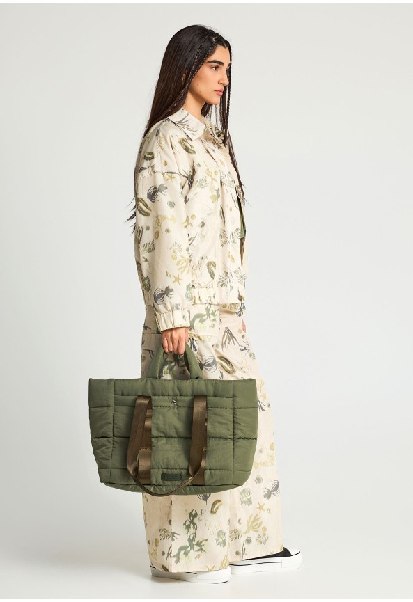 Γυναικεία καπιτονέ τσάντα