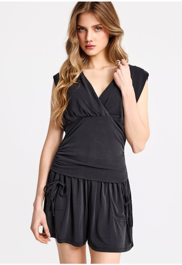 Γυναικείο αμάνικο τοπ