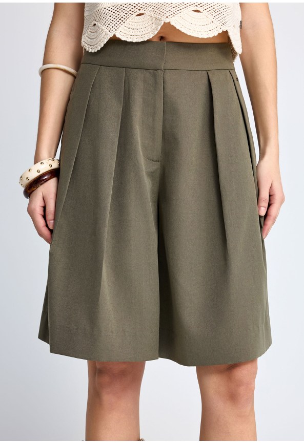 Βερμούδα με πιέτες