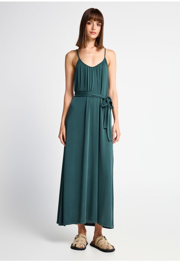 Women's relaxed maxi dress with waist belt