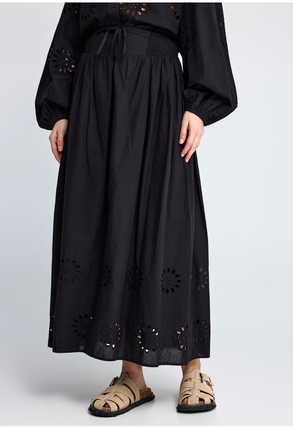 Maxi φούστα με διάτρητο κεντημένο μοτίβο