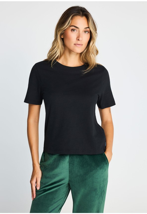 Women's basic t-shirt