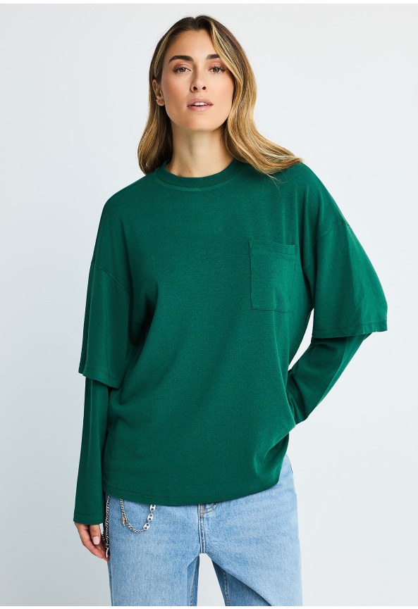 Women's oversized layered double-sleeve t-shirt