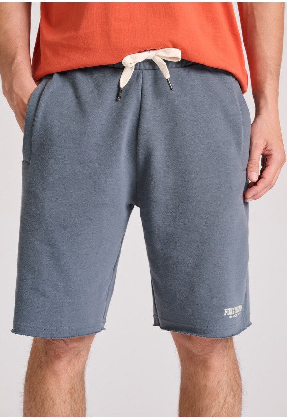 Essential wide leg fit αθλητική βερμούδα με raw cuts