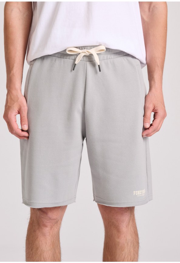 Essential wide leg fit αθλητική βερμούδα με raw cuts