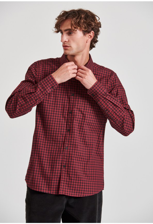 Men's plaid shirt with front pocket