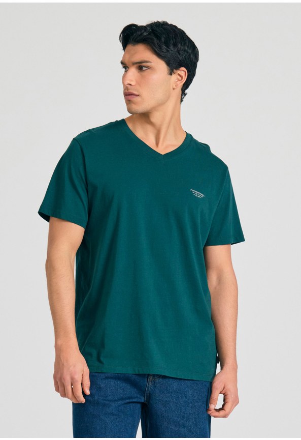 V-neck t-shirt with chest logo