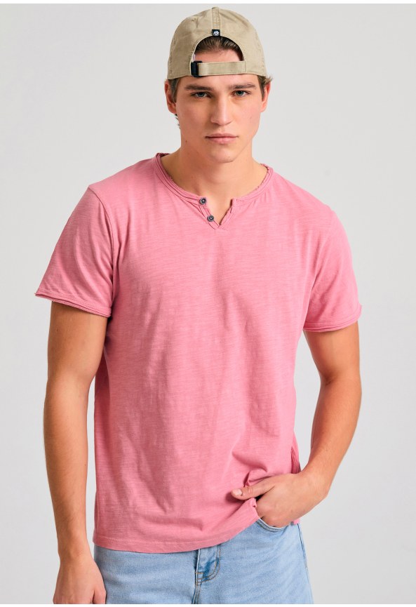 T-shirt με λαιμό henley και raw cuts - The essentials